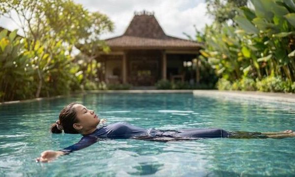 Cara Mengapung di Air