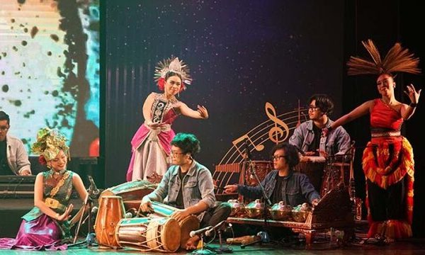 Melestarikan Musik Tradisional
