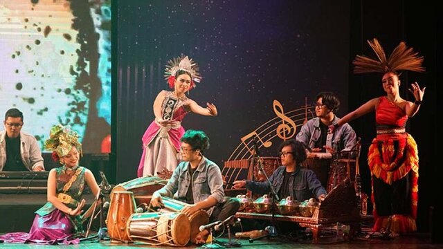 Melestarikan Musik Tradisional